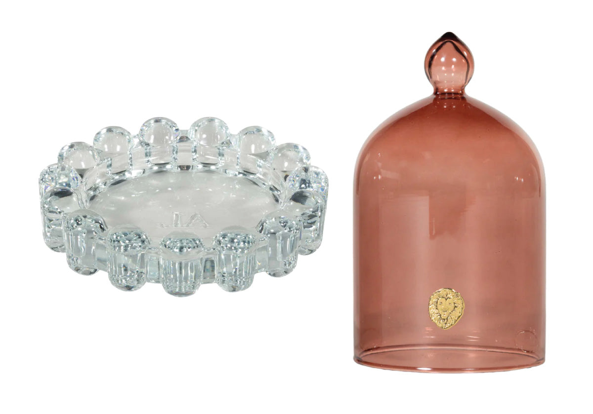Plat à bougie et cloche en verre élégants avec ambiance en couches pour le salon
