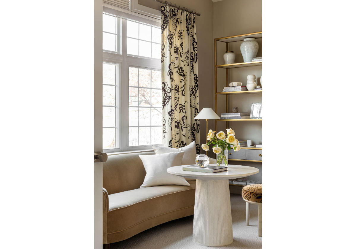 Orbe en cristal K1 facetté au design glamour et compact pour étagères et table basse