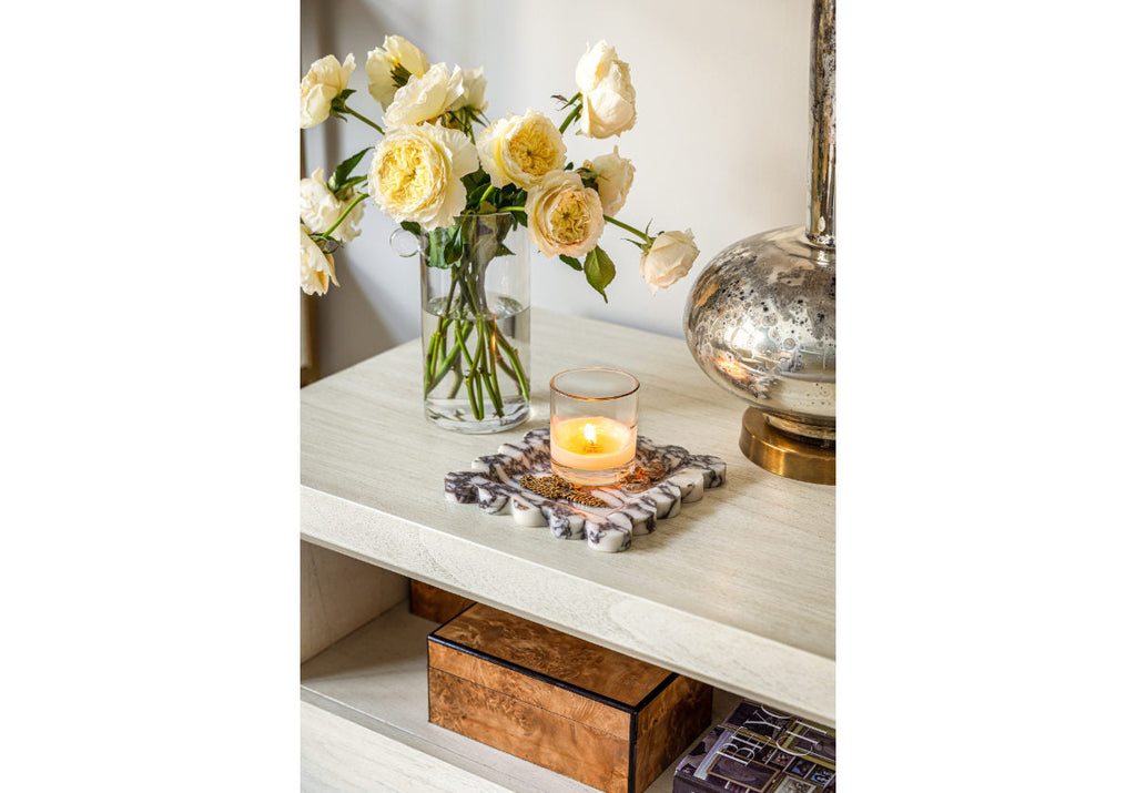 Vase sculptural artisanal en verre transparent avec poignées arrondies pour n'importe quelle pièce