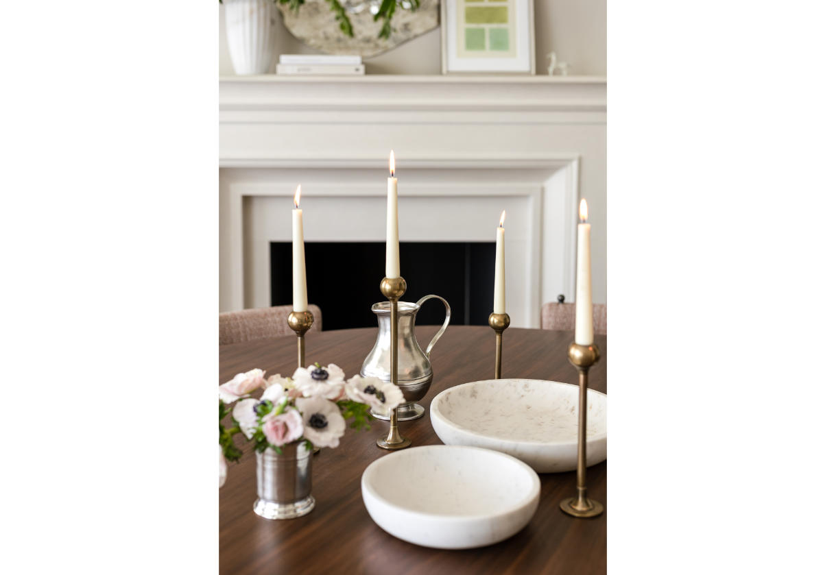 Chandelier Orbe Vintage-Moderne en Laiton avec Base Trompette pour Manteaux de Cheminée et Étagères