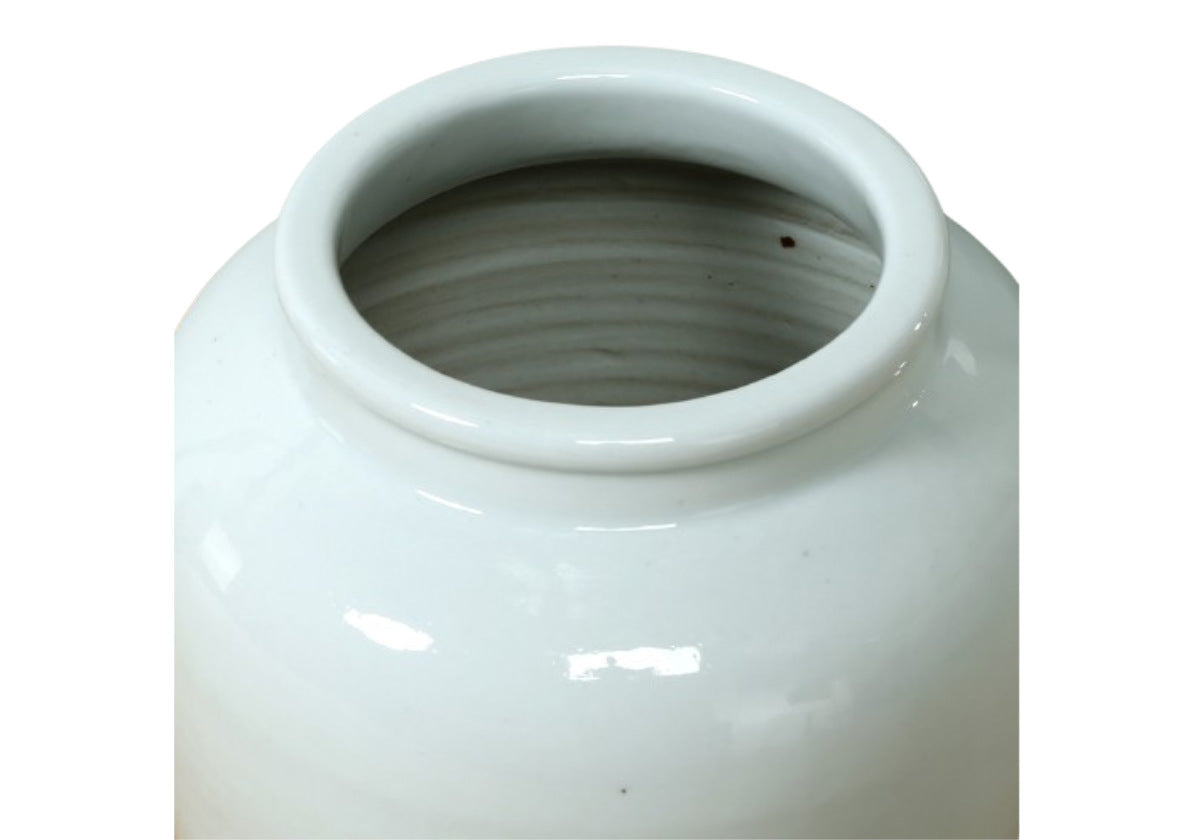 Grand vase en céramique classique et crémeux avec une base texturée non émaillée pour toutes les pièces
