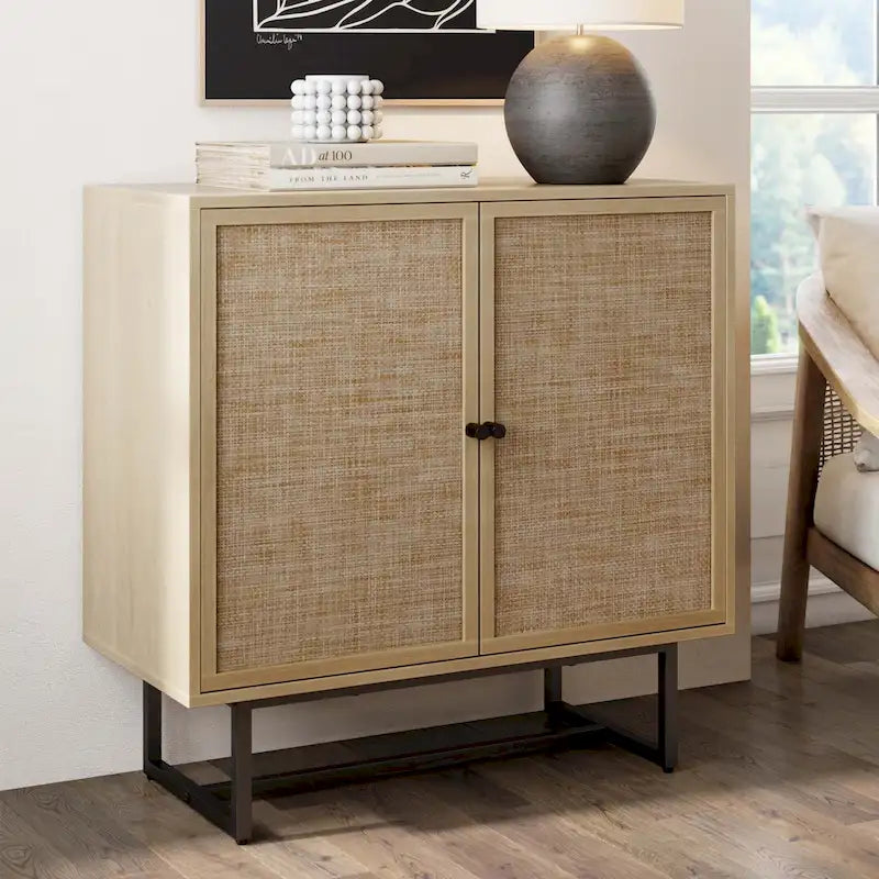 Meuble d'appoint en rotin de canne naturel avec base en métal et étagère réglable