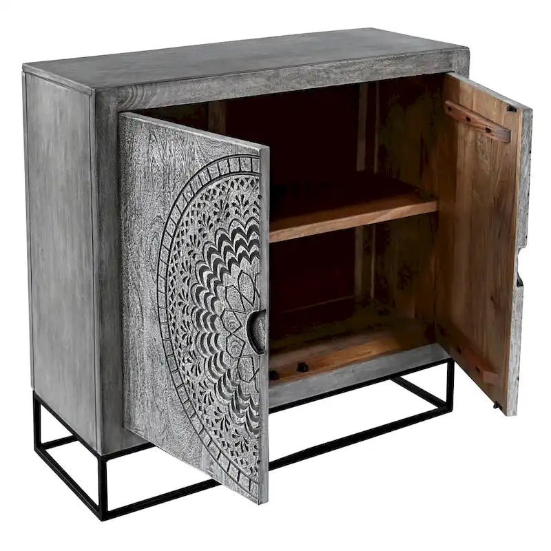 Meuble d'appoint 39 pouces fait main à 2 portes, médaillon gravé, bois de manguier gris sablé, piètement en fer noir