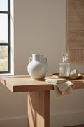 Vase en porcelaine fait main avec glaçure mate blanc cassé pour n'importe quelle pièce