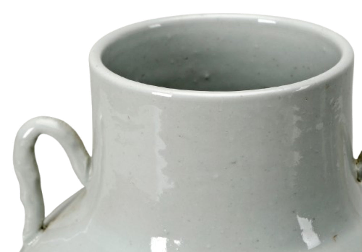 Vase en porcelaine fait main avec glaçure mate blanc cassé pour n'importe quelle pièce