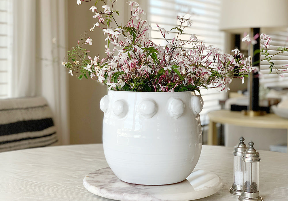 Pot en céramique à pois avec motif moucheté unique pour le salon et la cuisine
