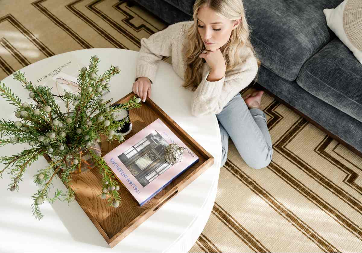 Plateau en bois de loupe avec grain naturel luxueux pour coiffeuse et chariot de bar