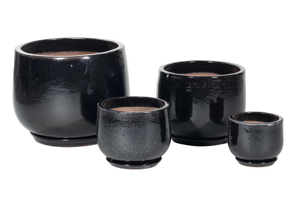Jardinière en céramique noire émaillée, faite à la main avec détail côtelé pour l l'intérieur et l'extérieur