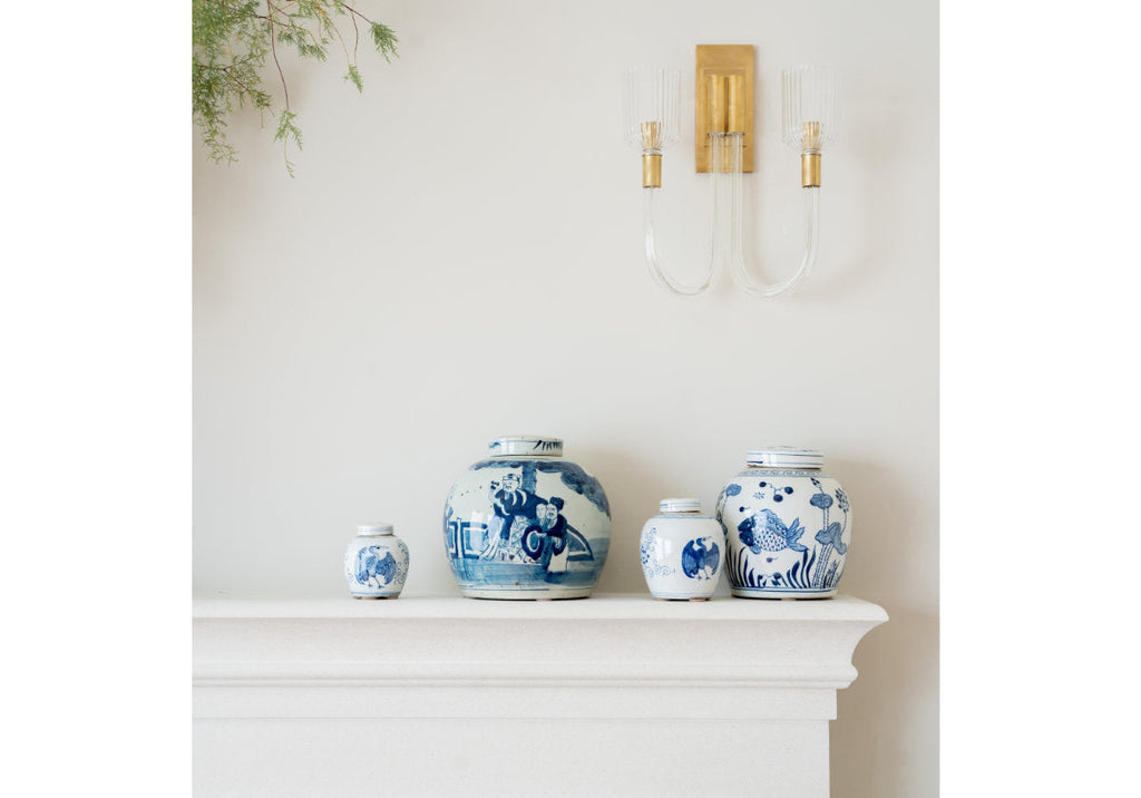 Vase temple en porcelaine bleue avec motif de figurines peintes à la main pour salon
