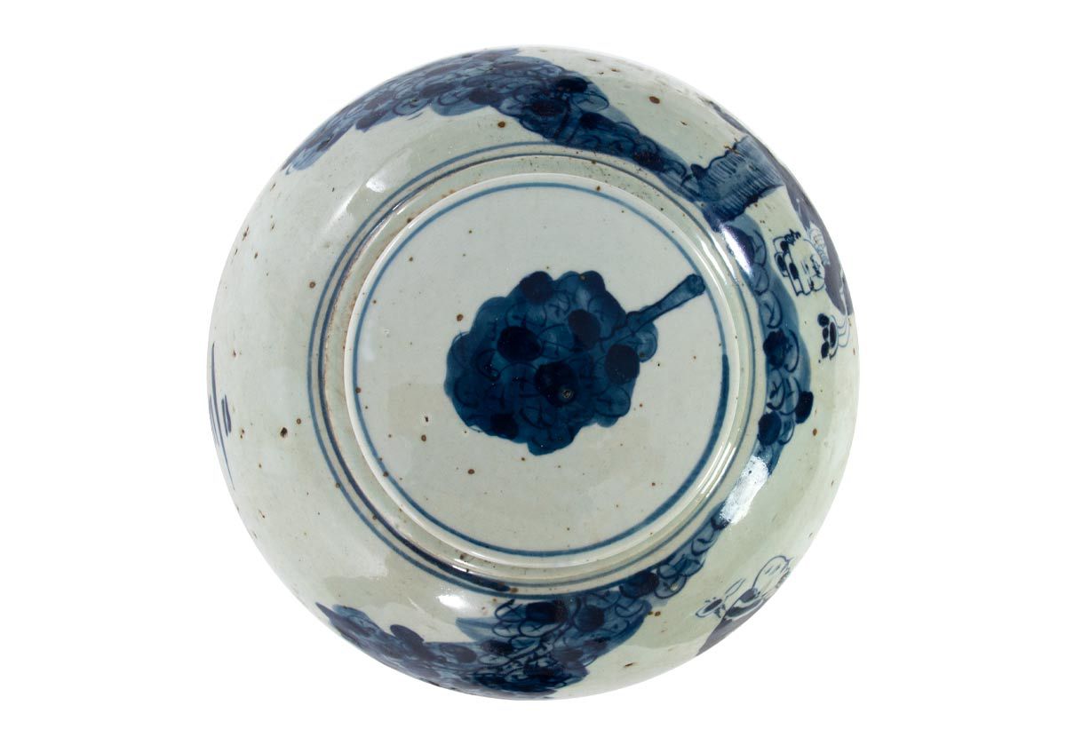 Vase temple en porcelaine bleue avec motif de figurines peintes à la main pour salon