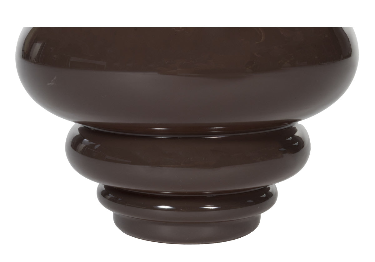 Vase sculptural en verre teinté cacao avec texture à canaux horizontaux pour le salon