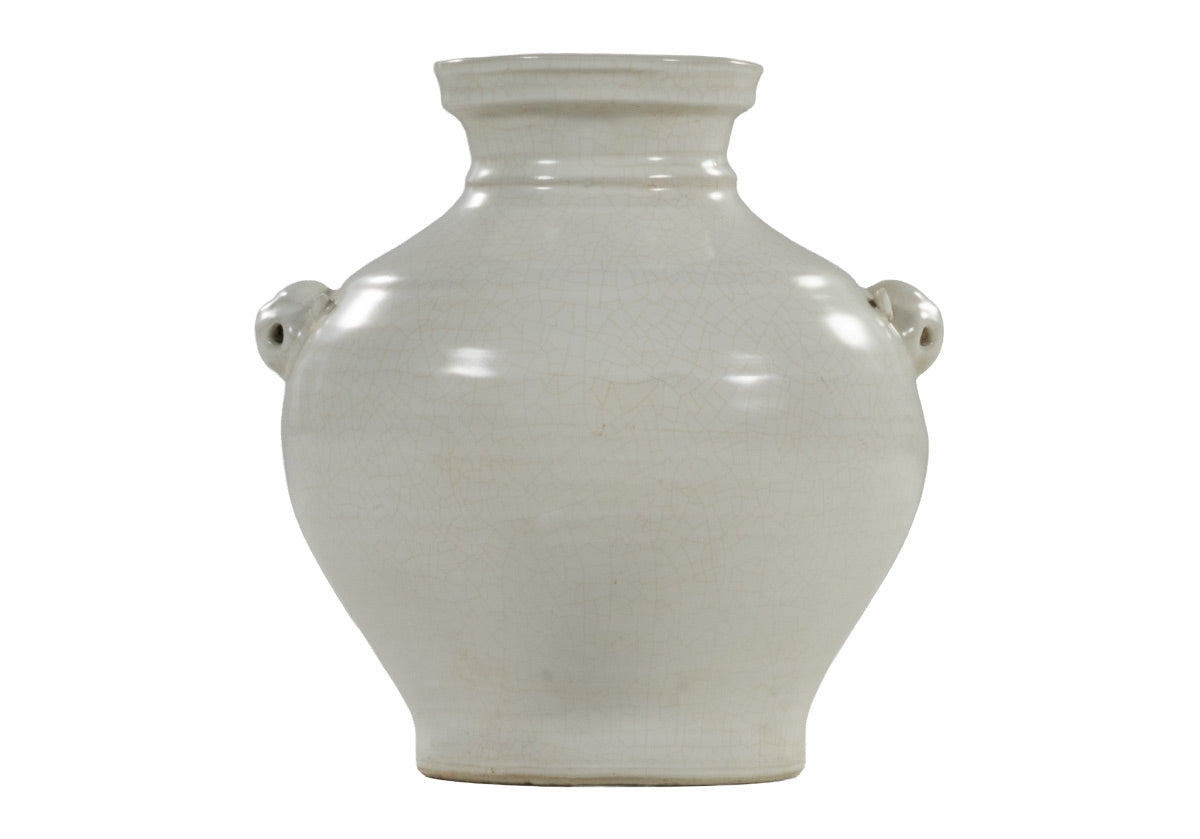 Pot en céramique vieillie couleur ivoire, orné d'une gargouille et d'une touche d'élégance européenne, idéal pour console et table à manger.