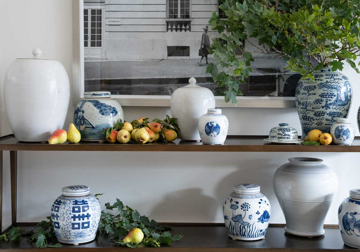 Pot en porcelaine classique avec forme banded et base évasée pour toute pièce